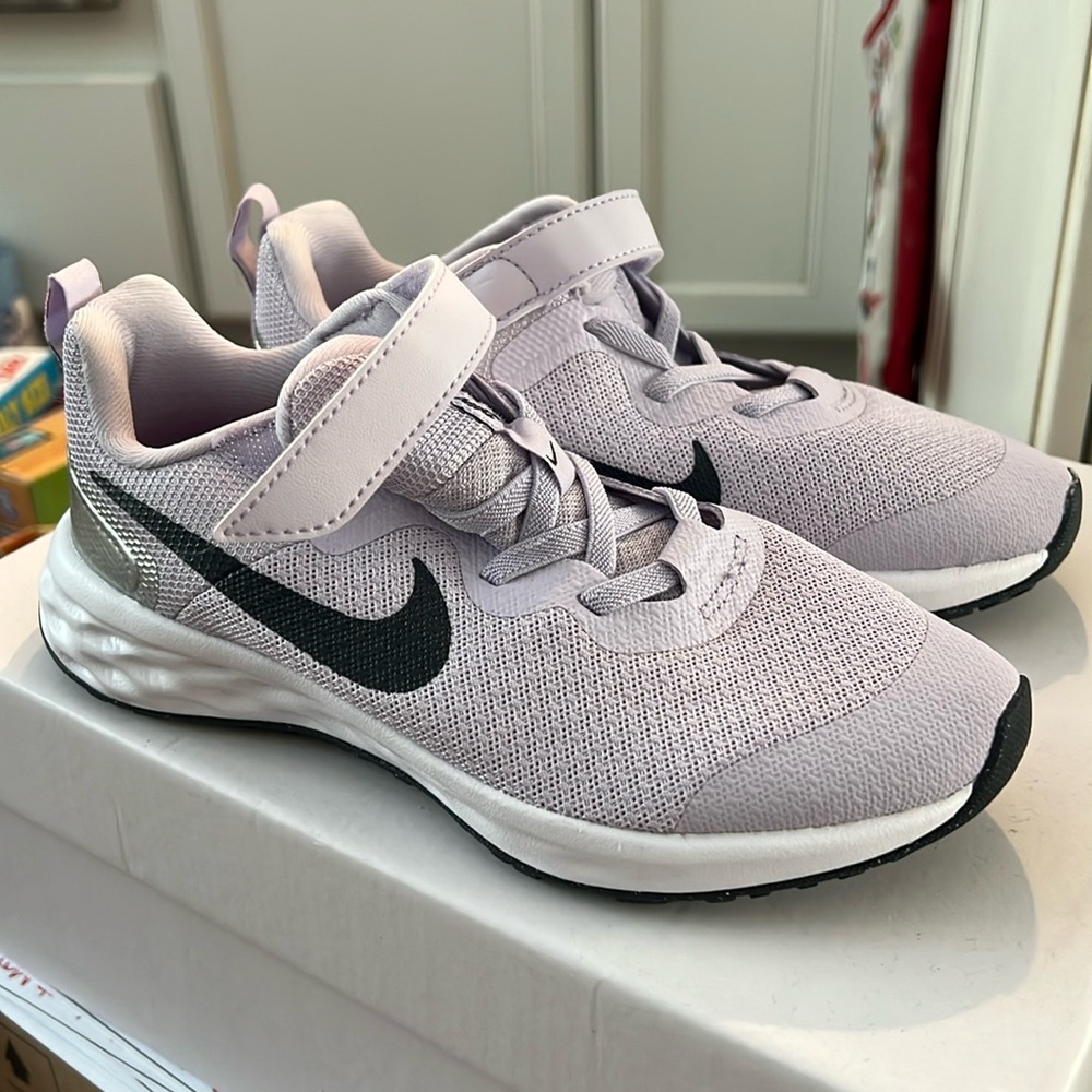 Like new light purple girls Nike